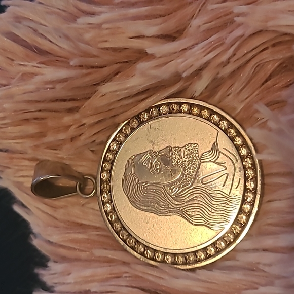 Sterling silver Crystal Jesus pendent - Picture 3 of 3